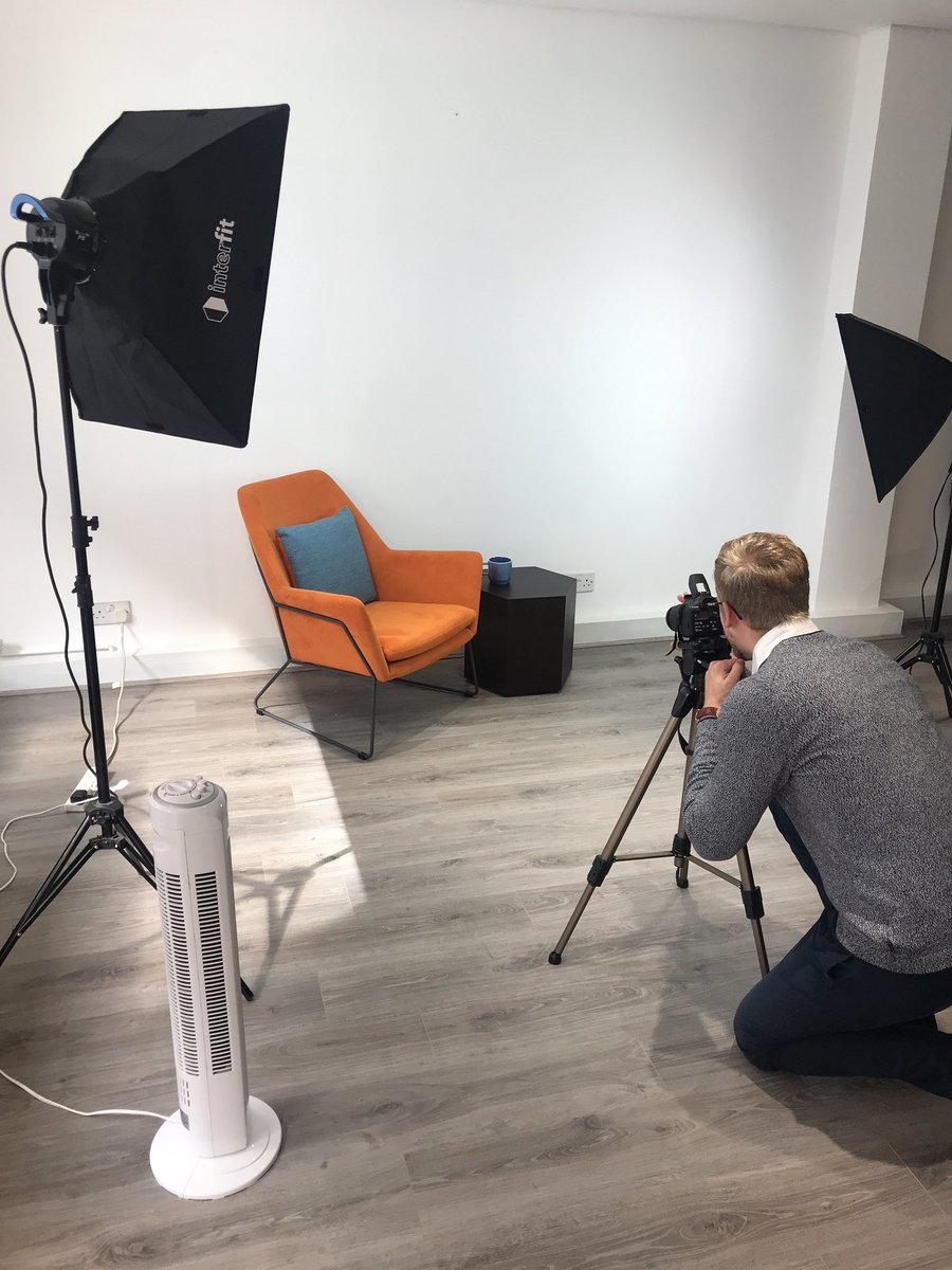 DistinctifyLDN's tweet image. Mans not hot. Except it’s 30 degrees in our showroom so he definitely, definitely is...