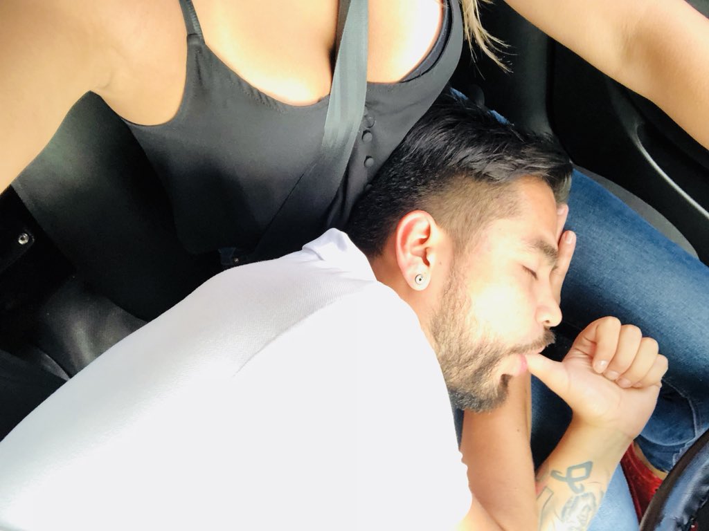 jeivant's tweet photo. Llegando al trabajo, mi novia me despierta por que... #MeMomíEnElGallo https://t.co/6aknuZi9WH