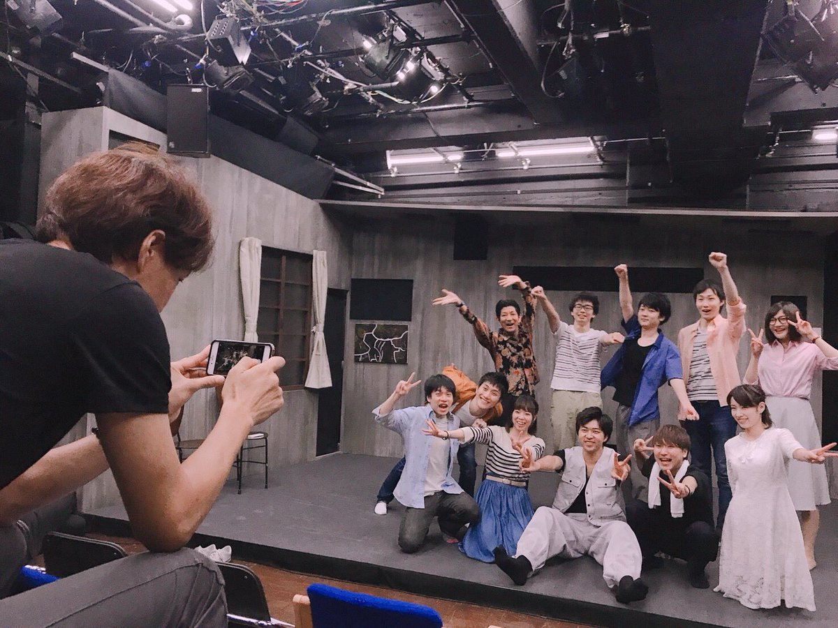 t_n_m_r_11's tweet photo. 『Draw The Curtain』昨日、幕を閉じました。
たくさんのご来場ありがとうございます!
お客様はもちろん、関わってくださったスタッフの皆さま、座組の皆さん、そして藤原さん、ありがとうございました。
みなさんと山小屋『風車』で生きられて杭瀬は幸せでした☺️
#DrawTheCurtain https://t.co/iWnGH2DLEV