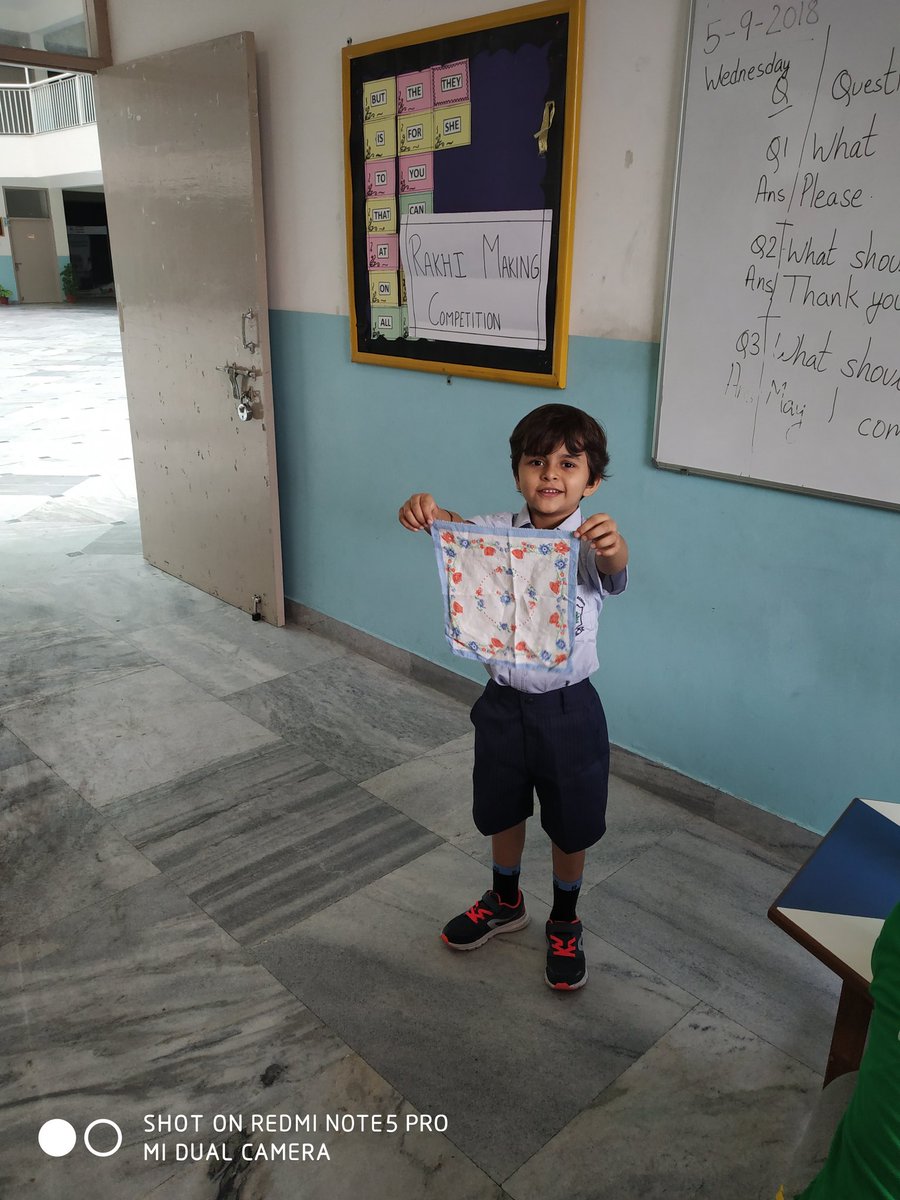 Students actively started topic clothes by showing and telling about different clothes and accessories they use. @supritichauhan @koyelishahid @rgsnoida @Mansi49604420 @nehasingh_shash