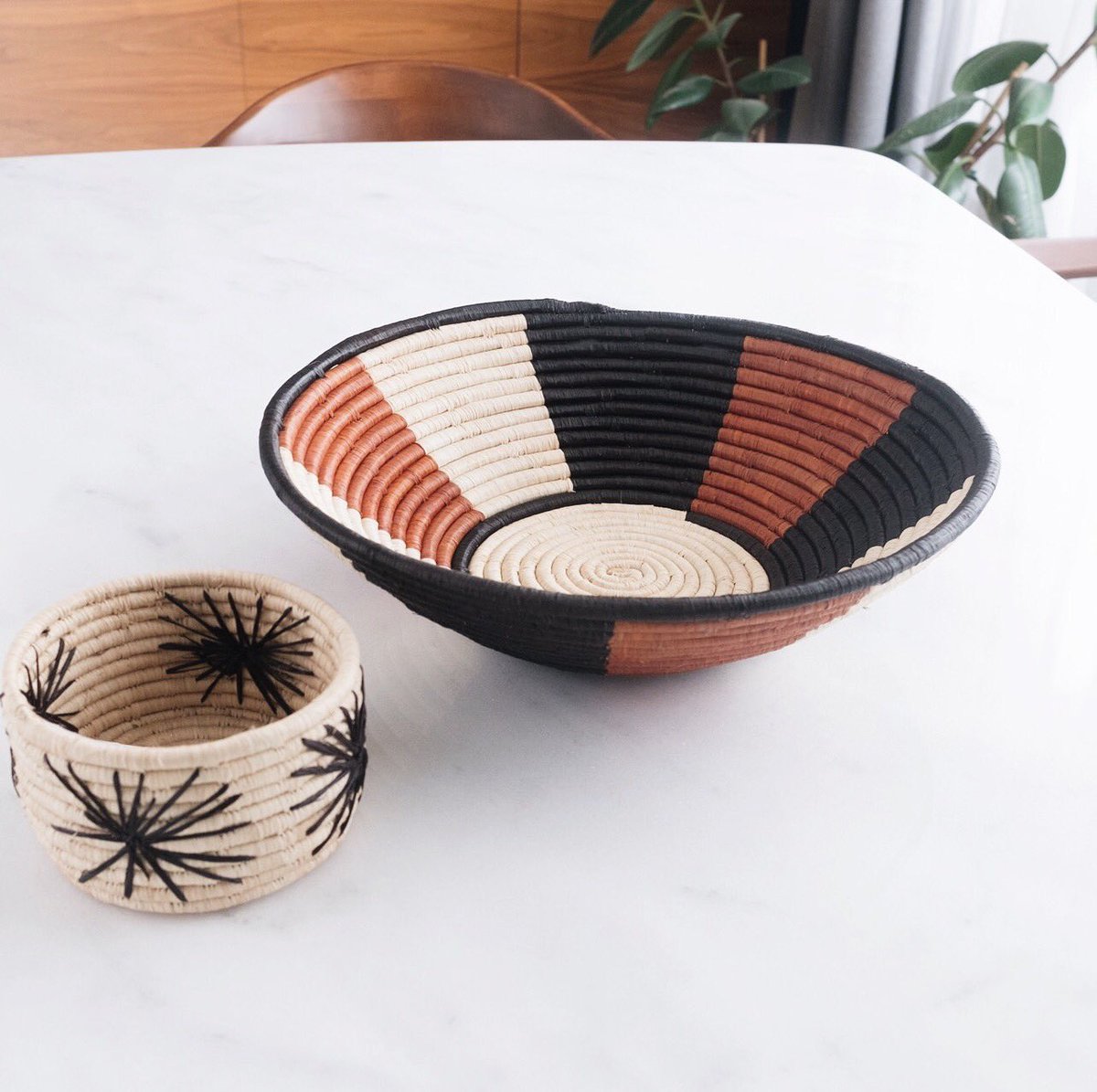 duduhomedesign's tweet photo. Sonbaharın gelişini, toprak ve natürel renklere sahip bu ikili ile karşılayın. 🌾🍂 
#duduhome #interiors #baskets #fallseason #decoration #inspiration #moodoftheday #slowfashion #artisanmade https://t.co/zAgY1x8l47