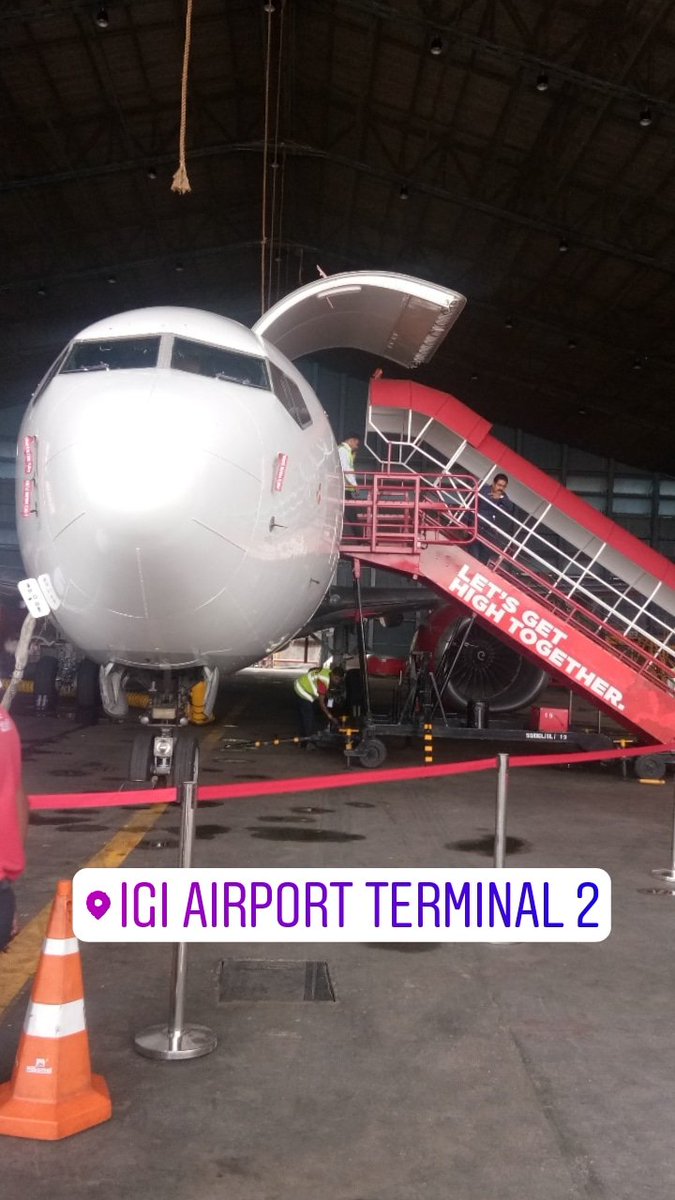 ifrahmufti's tweet photo. Press conferences are held in an aircraft, now!
#FreighterPlane https://t.co/mmbVcoD6Co