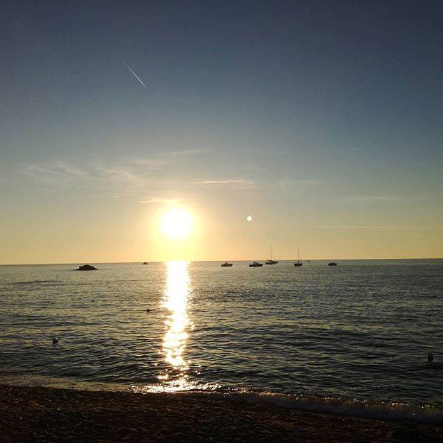 ischiasky's tweet photo. Gli splendidi colori dell'isola #ischia #sky #cielo #skyline - https://t.co/O4eLRK0U7G https://t.co/i4tzUnH5jF