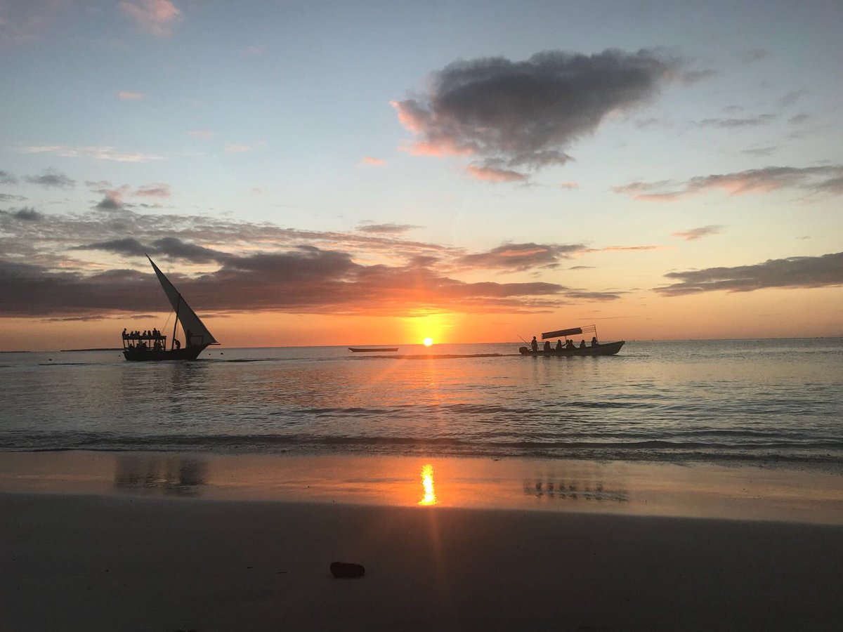 Hey guys I’ve been a bit off grid, I’m back in Africa in #Zanzibar and having the most amazing time! Being here helps me #recharge all of that energy that I’ve been putting into the single... soon come!!! 🔥 #zimzimmer #AfroBeat