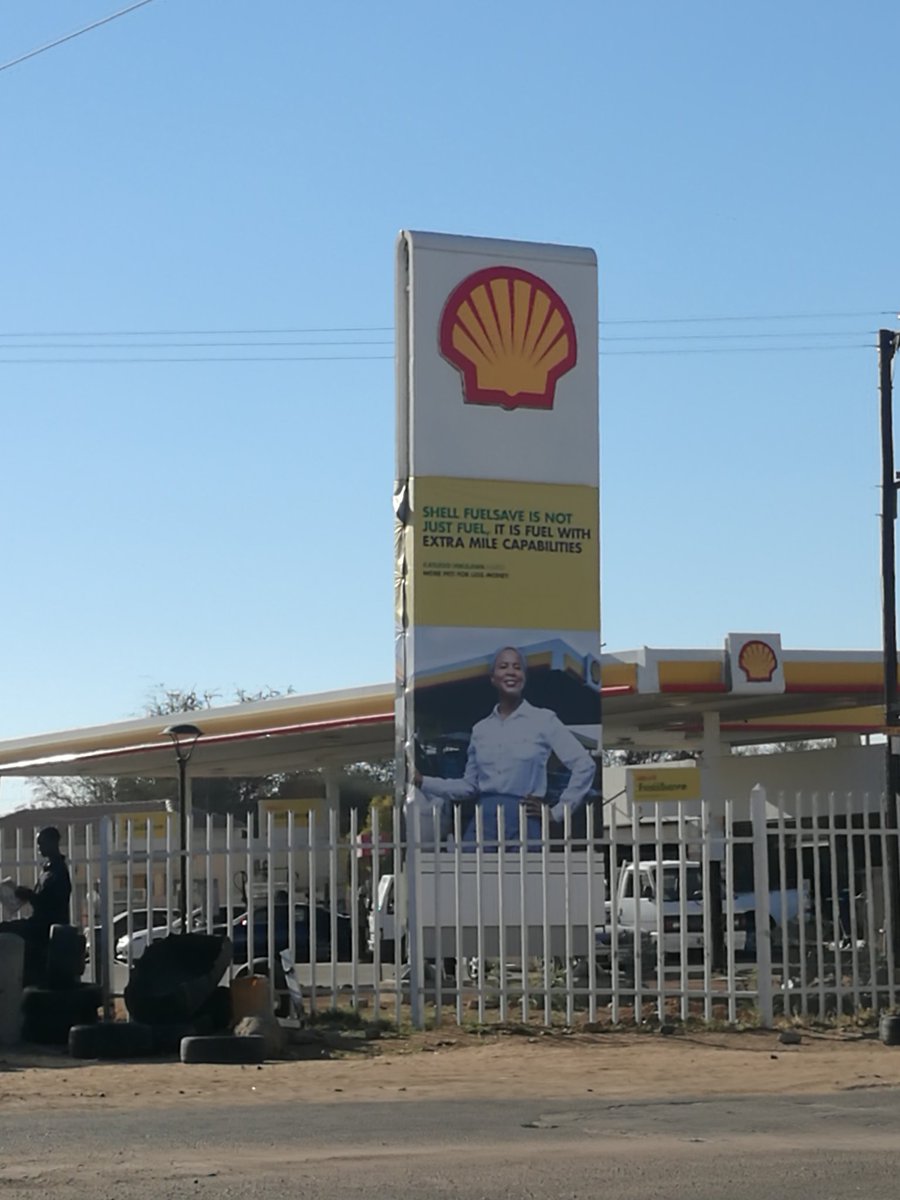 King_Freno's tweet image. Big ups to @VivoEnergyBots @Shell for localizing thier ad campaign,we can relate as citizens,thats why I pour #Fuelsave. #botswana 🇧🇼🇧🇼