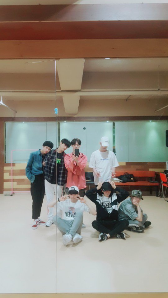 target7japan's tweet image. #TARGET #WONNIE 
今日また新たなカバー曲を練習しました！今回の大阪で新しいカバー曲をたくさんお見せする予定です😆✨WONNIE達、皆さんもおやすみなさい！😪💤いい夢見てください~~