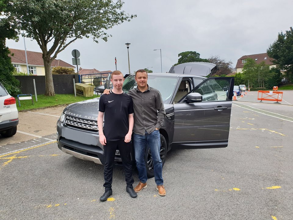 whatdidoes's tweet photo. Thanks to BeSure Broker Services &amp; Window Cleaning Warehouse, Steven's dream came true to ride in a Range Rover.   Thank you @yiannimize and Stratstone Landrover for their goodies and Verdis Cafe, Mumbles for sponsoring lunch for William and his Dad #charity https://t.co/2XCf75NcWd