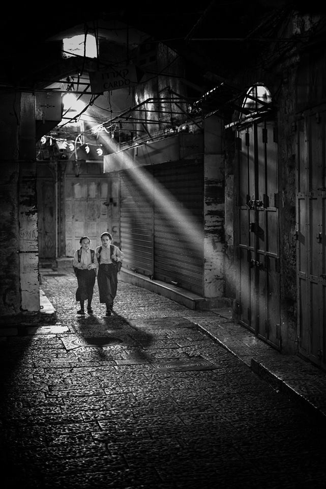 SCFAPhoto's tweet image. "Little Rays of Hope"
I was in Jerusalem recently to shoot street photography and this is one of my favourites so far.
I'll be adding some to the store over the next few weeks so keep your eyes out for them.
stephencosh.com