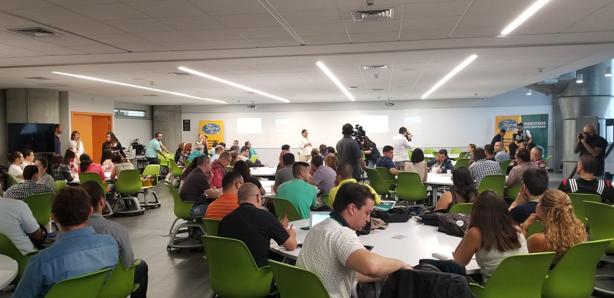 EAFIT's tweet photo. "Aprender, mejorar, convivir, disfrutar, hacer y favorecer el desarrollo del ser, para eso se evalúa", Julia Victoria Escobar de @ulasallista en @pdigitalItagui @AlcaldiaItagui https://t.co/ZTucfq9FoE