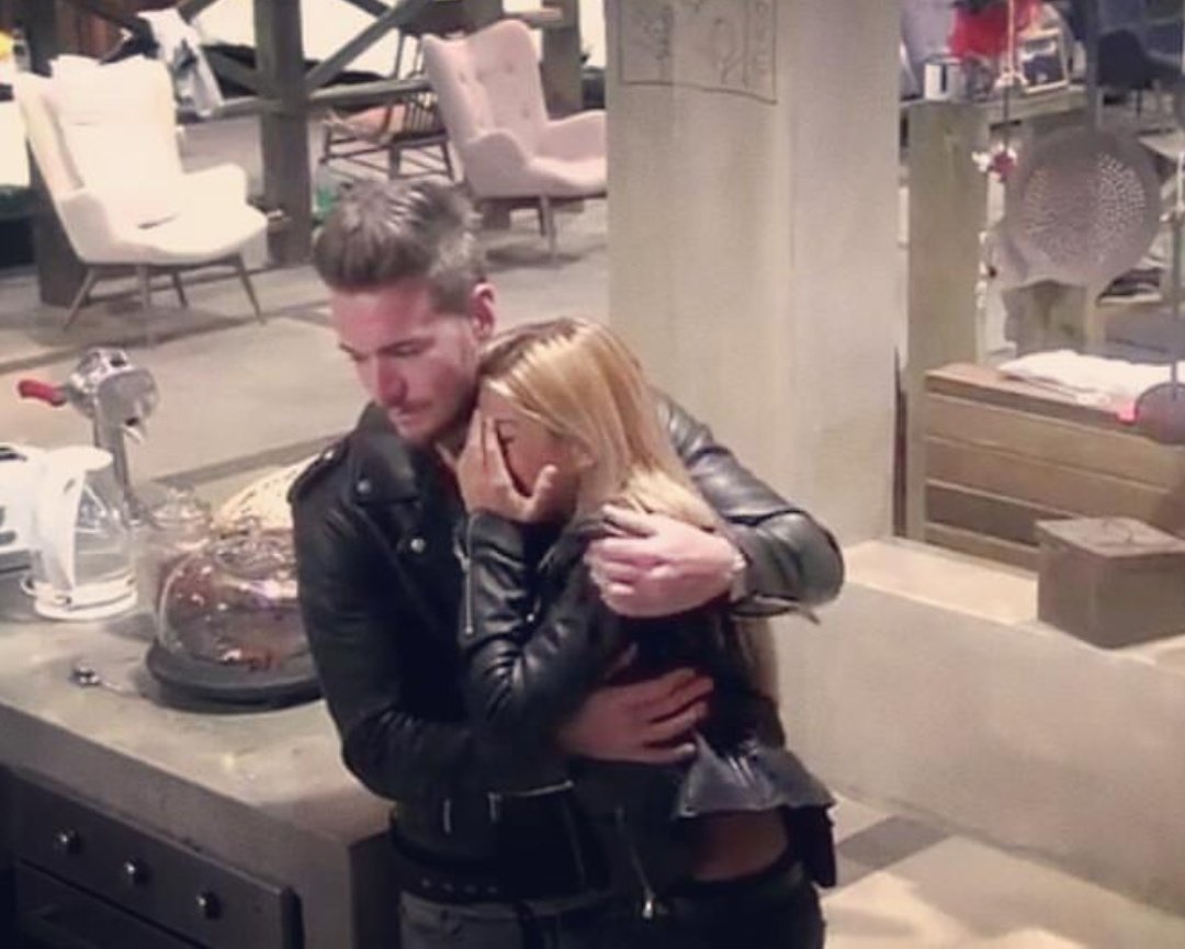 SeliaGH's tweet photo. SON TAN BONITOS JUNTOS. Yo me hago ilusiones y me quedan PRE CIO SAS. #mivis #toriana #GHVIP6 https://t.co/OtX9yTAZcU