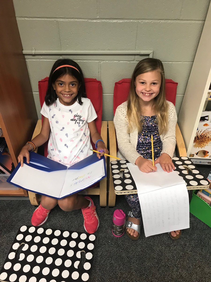 mrspalone10's tweet image. Look at these smiles! Happy to get right to work in 3rd grade.