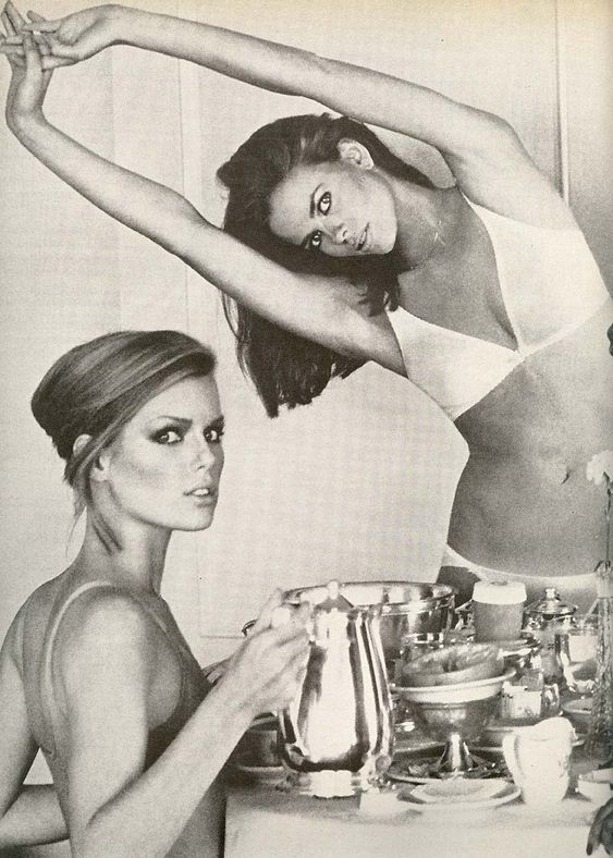 '70s supermodels and superstars: Patti Hansen and Lisa Taylor, 1976. I believe that Cat Steven's song "Sad Lisa" was written about Lisa Taylor.  Photographed by Arthur Elgort.#uberstylishpeople