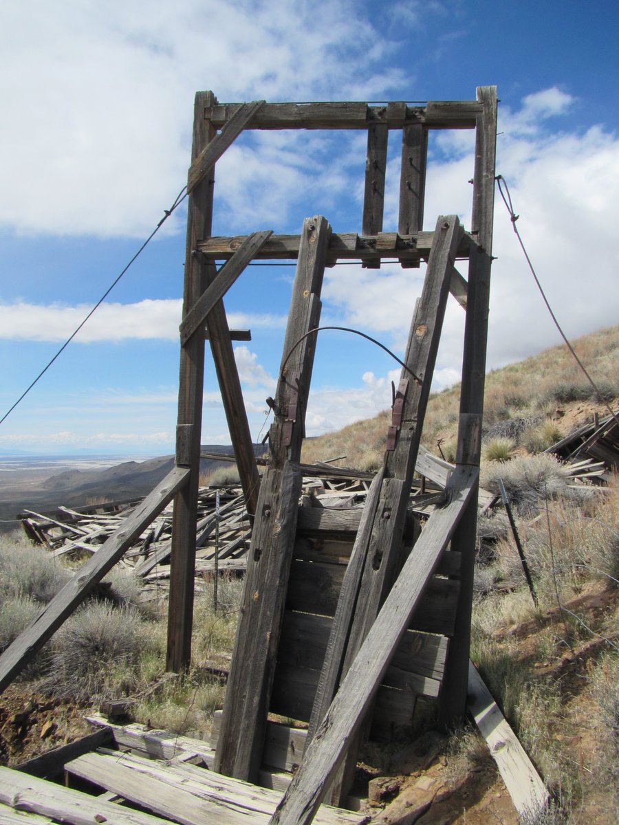 The eastern edge of Nevada’s Jackson Mountain range during the initial stages of the 2018 exploration field programs on the Cook Gold Property. . #AxiomGroupLtd #AxiomExploration #geology #mining #GOLD #exploration