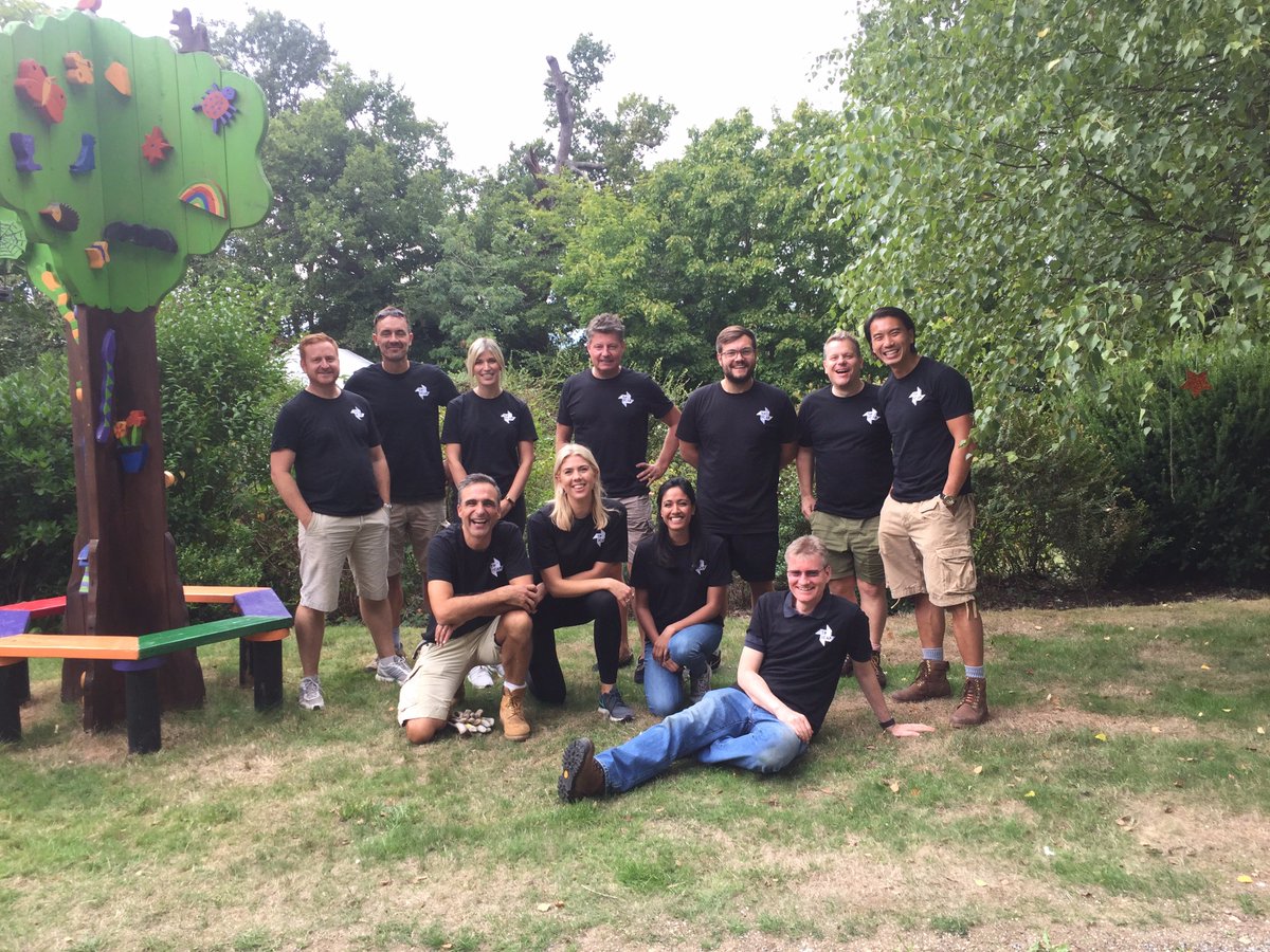 ICAPCharityDay's tweet image. A huge thank you to our @TPICAPplc volunteers who helped out in the @HavenHouseCH gardens last week! We were very happy to be invited back! #volunteering #ICAPCharityDay #tpicap
