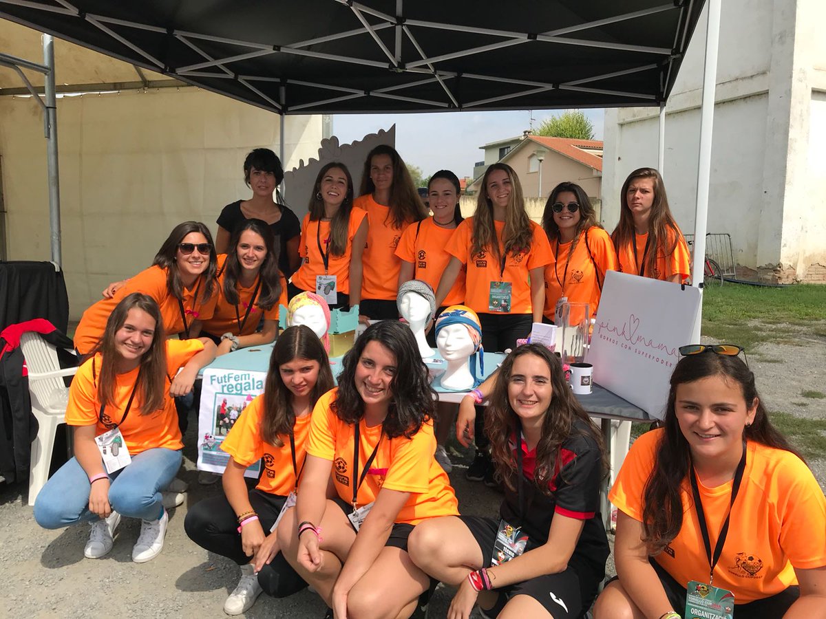 Mil gràcies per la vostra col·laboració amb #Pinkmama. Entre tots vam recaptar més de 1500€ que es convertiran en 77 gorros amb superpoder!
Mil gracias por vuestra colaboración con #Pinkmama. Entre todos recaudamos más de 1500€ que se convertirán en 77 gorros con superpoder!