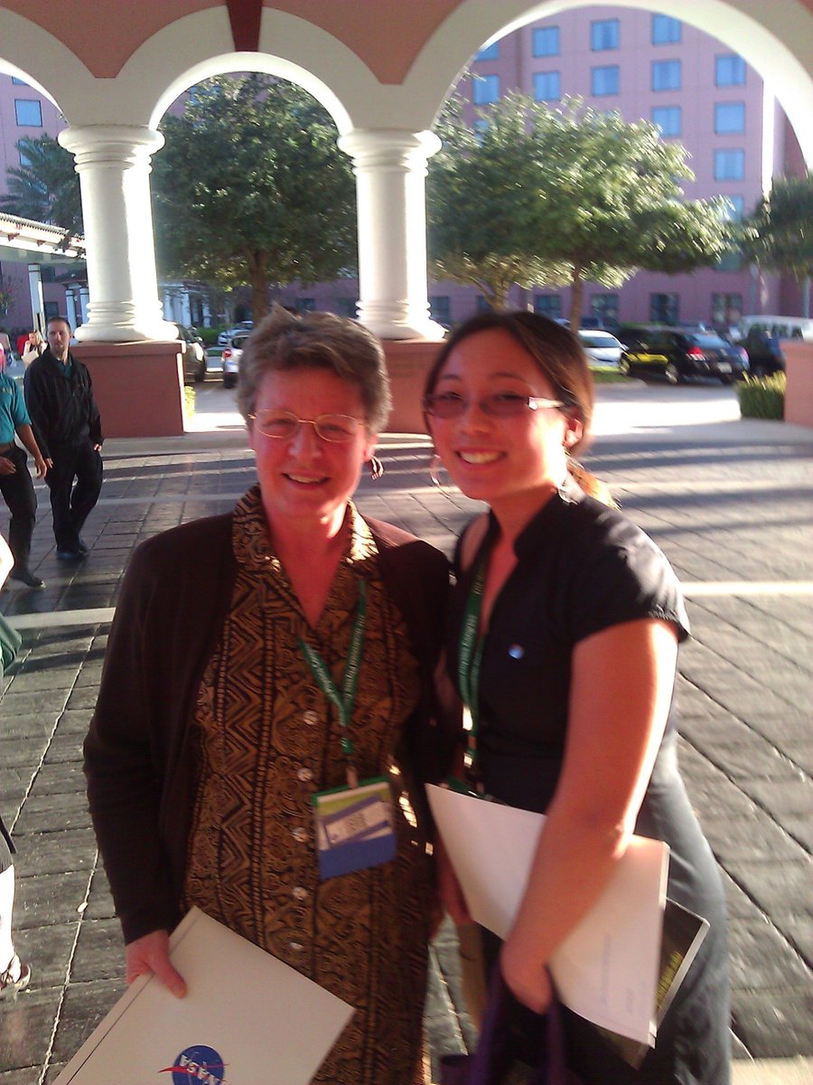 ClaireMKBowen's tweet image. In light of Dr. Bell Burnell winning and donating her prize, I found my photo of her and I at the 2012 #SigmaPiSigma Quadrennial Conference! She gave a great talk about how the world would end (the whole 2012 scare).
#WomenInScience #WomenInSTEM @APSphysics