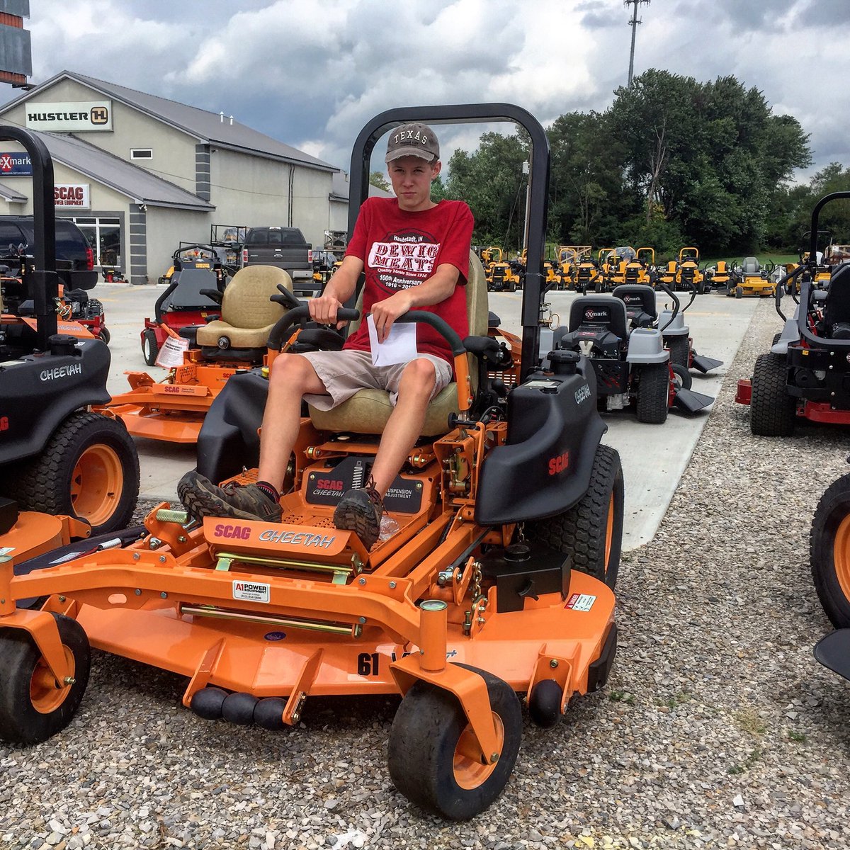 NoahjNellis's tweet photo. Throwback to freshman year when I bought the #scagcheetah #sept.10 #startwithquality #nellislawnservice https://t.co/ZSine4Jcfe