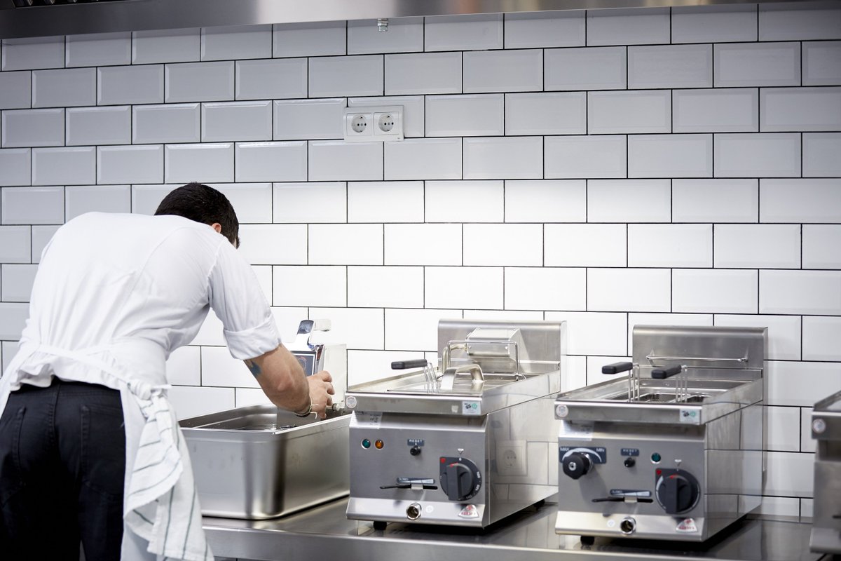 We can advice you on your new restaurant kitchen design. We can also help you with paperwork and invoice management. cooccio.com/en/