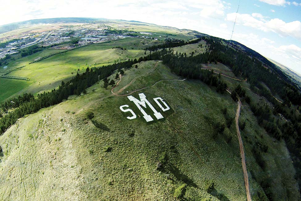 SDMinesFndn's tweet image. It's #MWEEK! This week is filled with all things #Hardrocker, tonight is intro to Homecoming candidates w/comedian Michael Palascak, tomorrow is ice cream at Armadillo's, then movie night, picnics, bonfires &amp;amp; of course FOOTBALL! Share your favorite M-Week memories &amp;amp; photos!