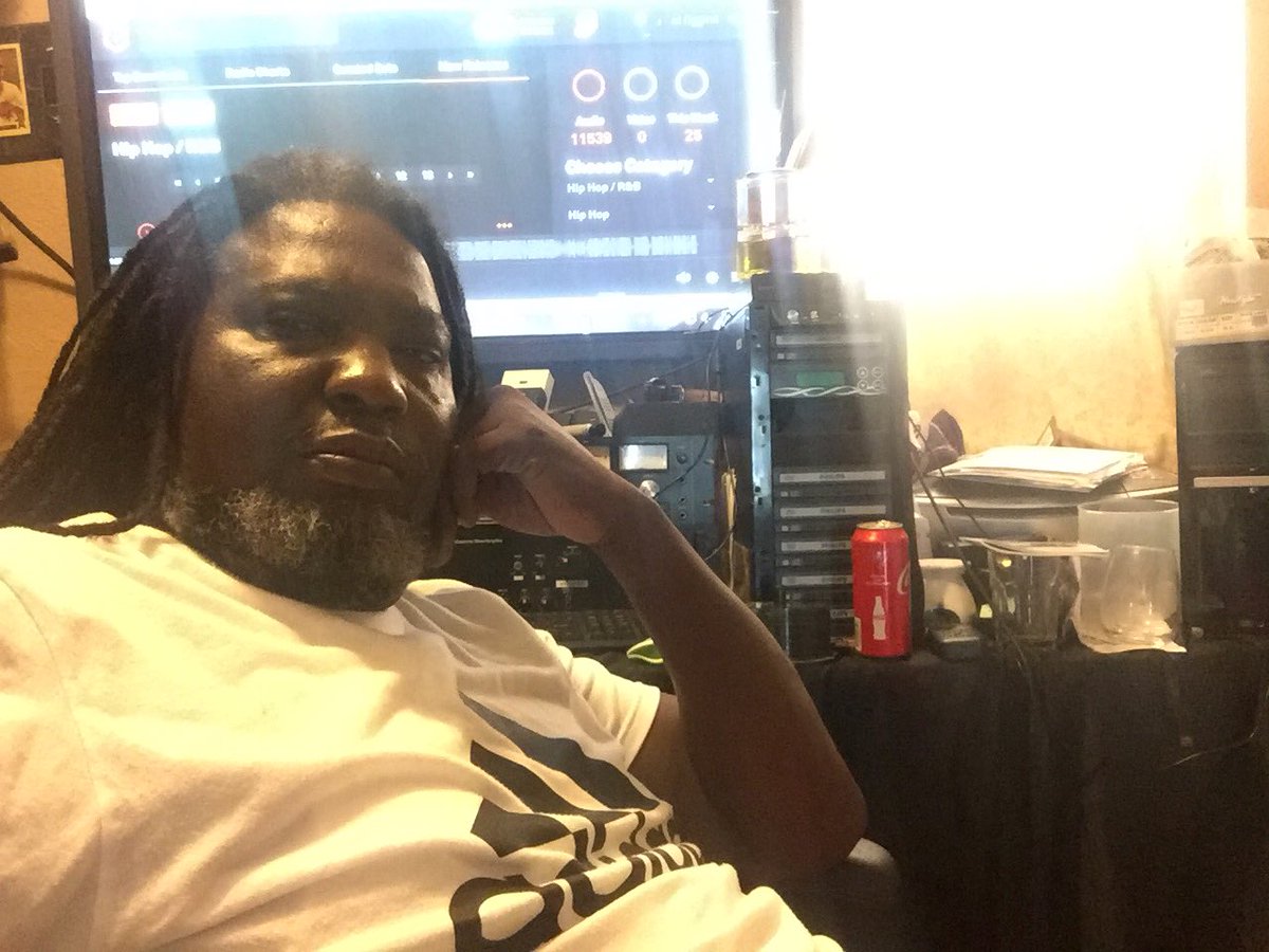 wehotradio1's tweet image. #atwork #putitallinn #wehotradio #alfiggins