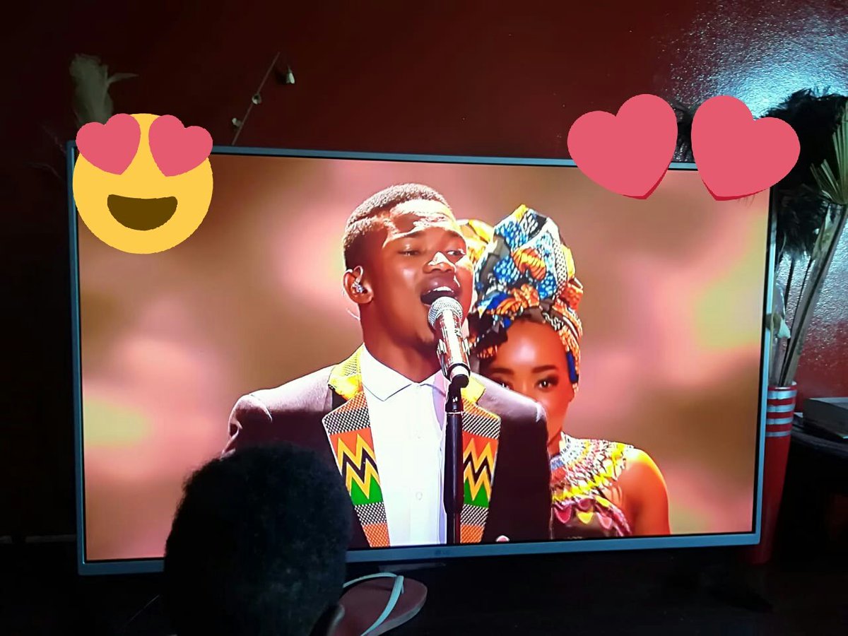 zandile_ngcaca's tweet photo. Nguwe wedwa 🎤Nguwe wedwa🎤I had to watch the repeat shame😍 Thanks once again @IdolsSA for inviting @ThamiShobede 🙌 #IdolsSA https://t.co/xlYPZPB6dH