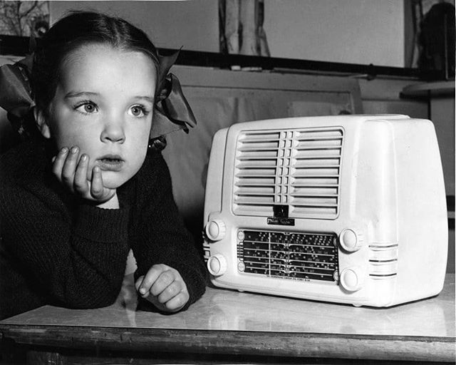 BubNames's tweet image. Ariane Dawson of Sydney, a young listener to Kindergarten of the Air, one of the ABC's radio programmes for children, January 1962.  Radio receiver is a His Master's Voice model 'Little Nipper', manufactured c1954 .. #ozhistory #sydney #kids #abc