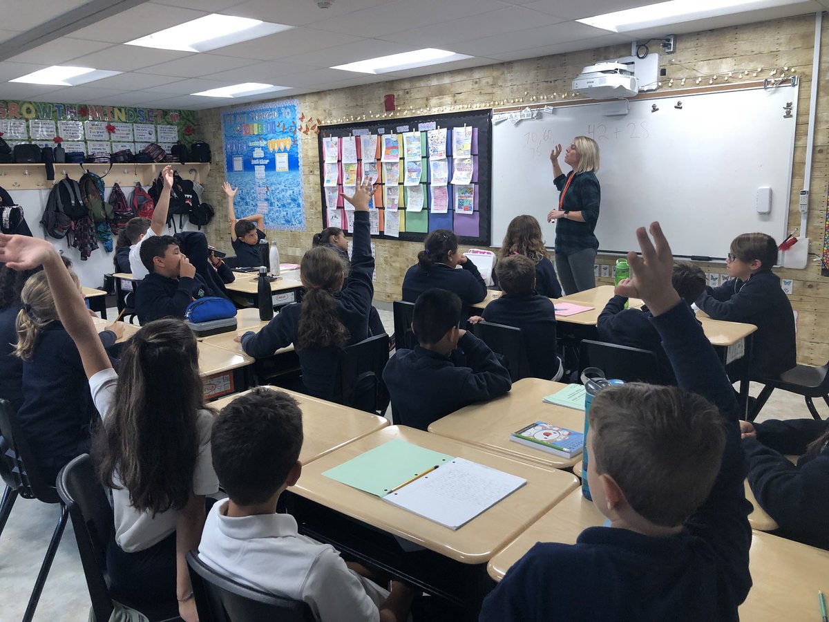 missromano26's tweet image. Thank you @MunstersLand for donating your planning time to demonstrate a #numbertalk for us! #mentalmath #friendlynumbers #decomposing #compensating #splitting #countingon #doubles @QHMilton