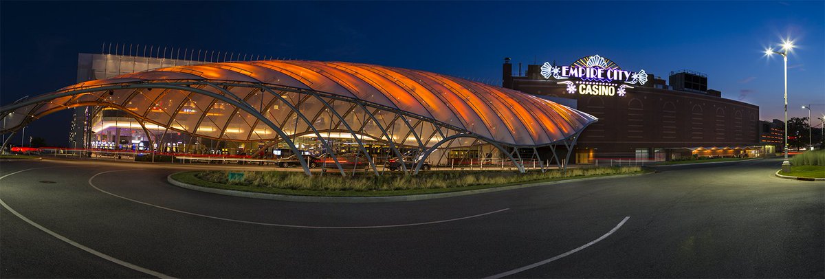Taryn19's tweet photo. It's #HungerActionMonth. Empire City will #GoOrange to support @FeedWestchester + raise awareness of #Westchester families facing food scarcity. Our menus will feature "orange" dishes as part of #Intoxikate #EatingforOrange. https://t.co/OUL8l2tHLh https://t.co/c4zjtYnrF9