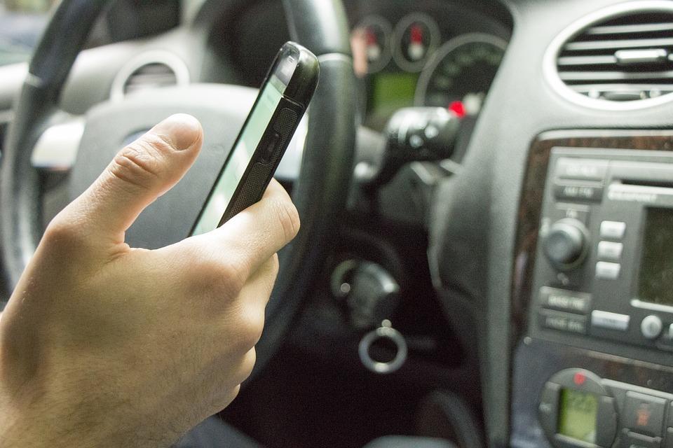 goodyear_uk's tweet image. A new survey by the AA has found that seven out of ten drivers think police should be able to confiscate a phone for a month if a driver is caught using one.

What do you think would help to curb mobile phone use behind the wheel?