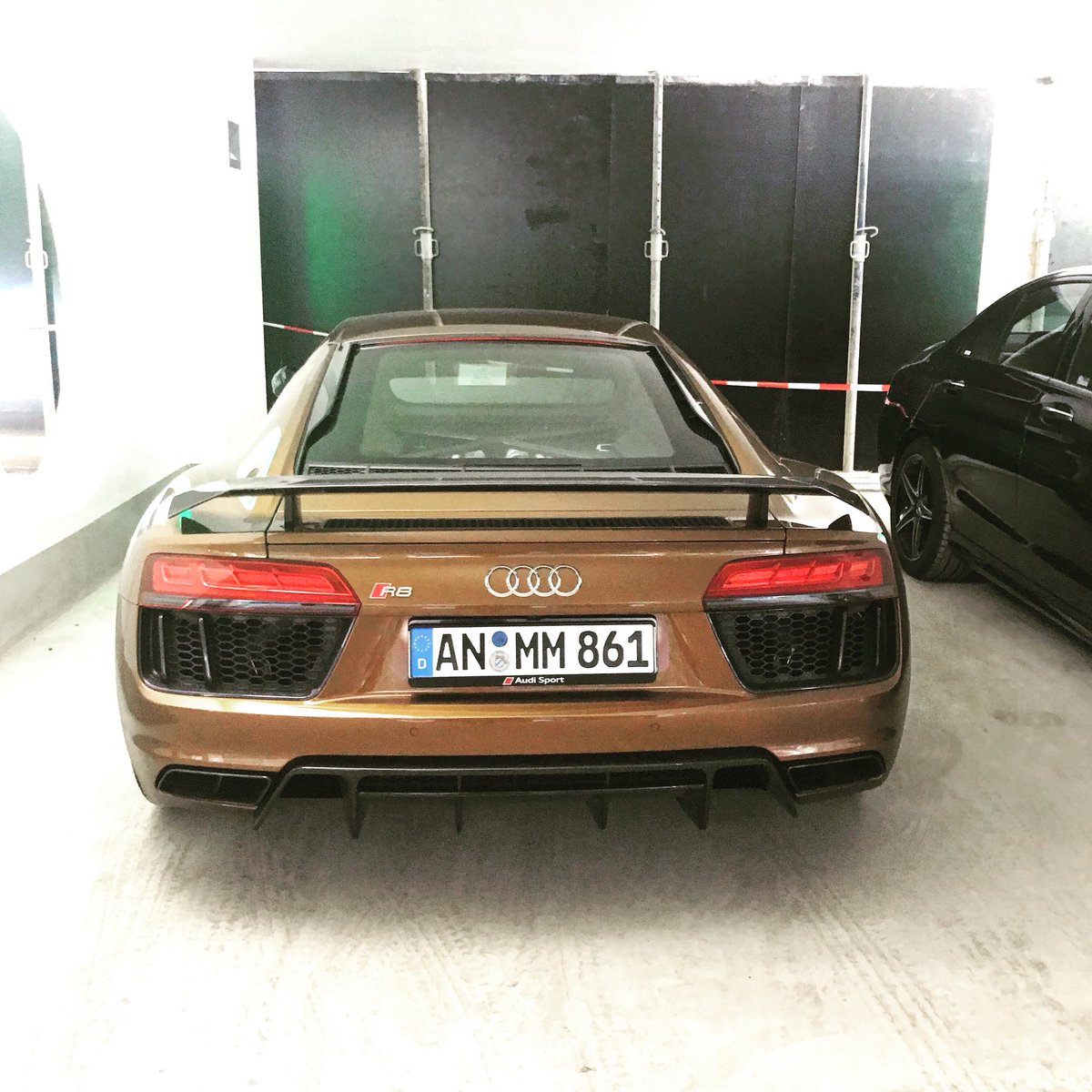 streetgentry's tweet photo. “Put that thing in sport.” #r8 #audir8 #audi https://t.co/TQhd9YuCEA