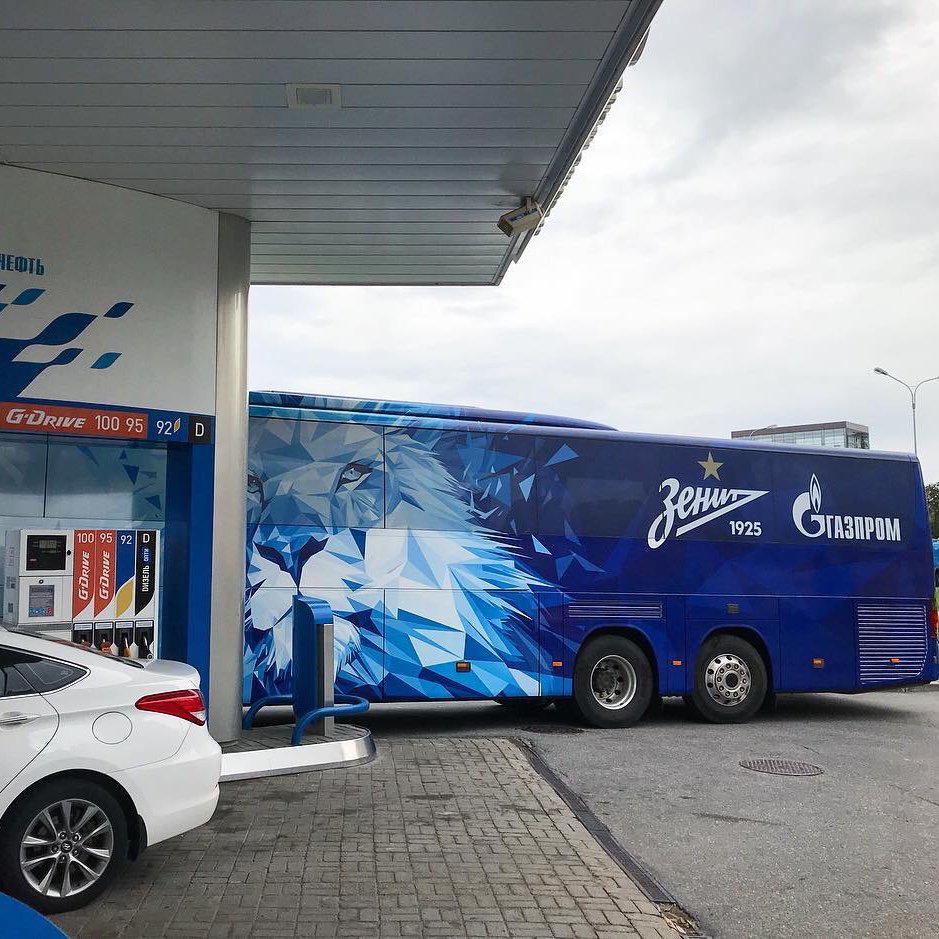 Трогательная история под фото <a href="/arthur/">Arthur Vanderbilt</a>.kuleshov
Рады, что вы встретили клубный автобус любимой команды именно на нашей АЗС ⚽

#газпромнефть #gpnbonus