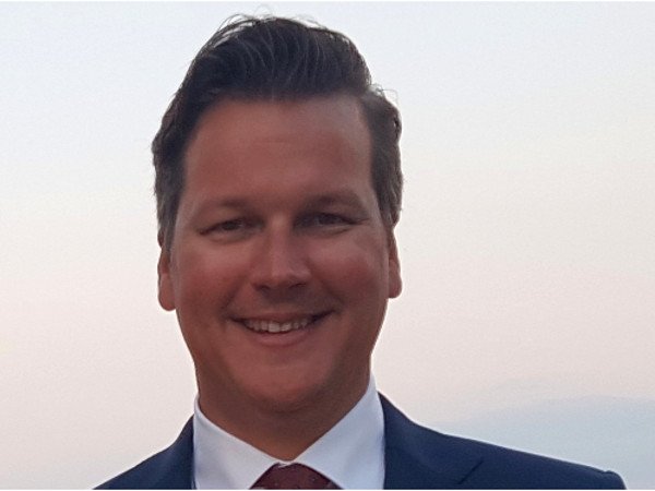 ReportMarketing's tweet photo. [#Column] #MachielVerkuyl: De kant van #retail waar niemand het over heeft @machiel @InitiativeNL - https://t.co/HqCSZbNNNr https://t.co/oHEmPmxc2M