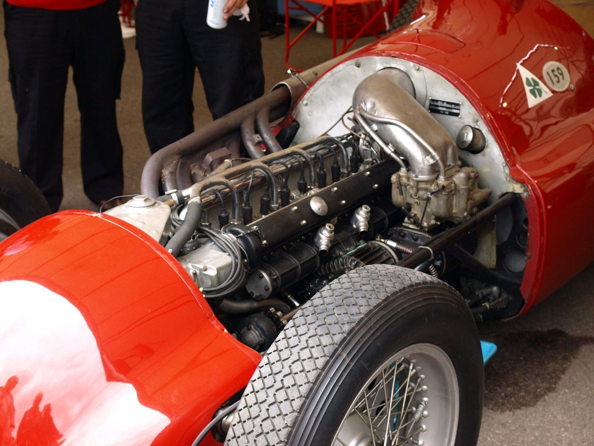 FAtmosphere's tweet photo. Aquí os dejo un post sobre los motores de 1950 y 1951. Conocerás las especificaciones técnicas, cómo eran los Alfa Romeo y Ferrari 🏎 de la época y otros datos curiosos ✅ ¡Entra en el post!
https://t.co/Lpentxhq75
#F1 #Formula1 #engine #SingaporeGP #Ferrari #Alfaromeo https://t.co/UXt55amMDC