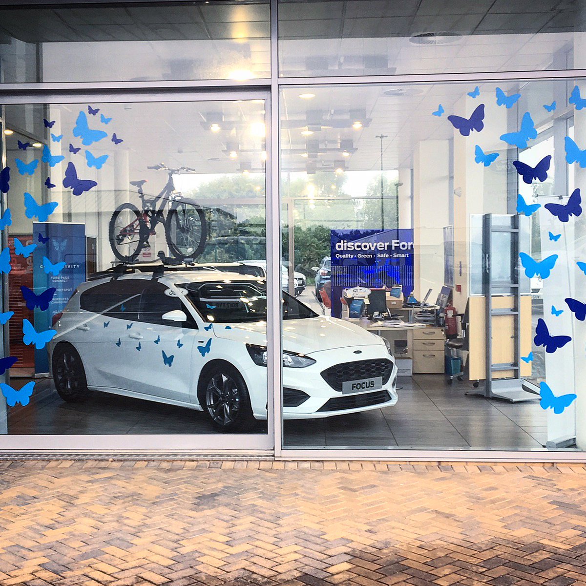 Have you spotted the latest All-New #Ford #Focus TV advert? We took inspiration from 'The Beauty of Change' advert and created these butterfly window decals to celebrate the recent Tech Live Event >> monmotors.com/ford/offers/al…