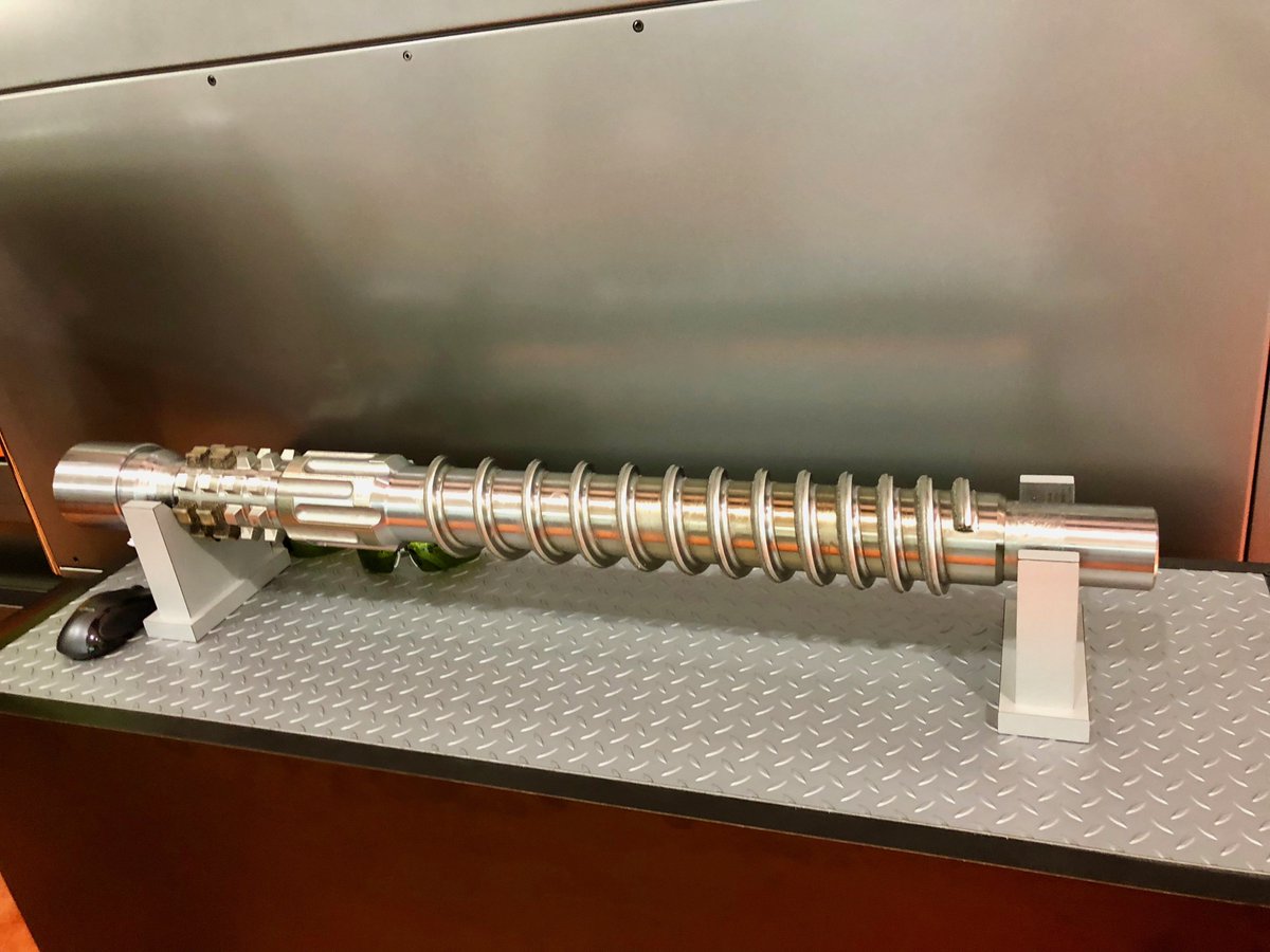 MMS_AM_Brent's tweet image. Impressive cross-functionality from @MazakCorp's new hybrid Integrex I-400S AM, with two turning spindles augmenting its five-axis milling capabilities after the laser metal deposition process. 

This part is a facsimile of a feed screw for injection molding. #PrinttheFuture