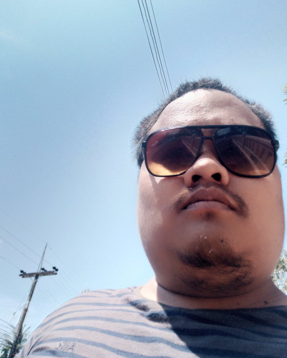 piyathammo's tweet photo. It is my life I like freelance life 
I want to have a life that i want to be 
My lifestyle and I do not want to force anyone. https://t.co/NegmCCGJJ9