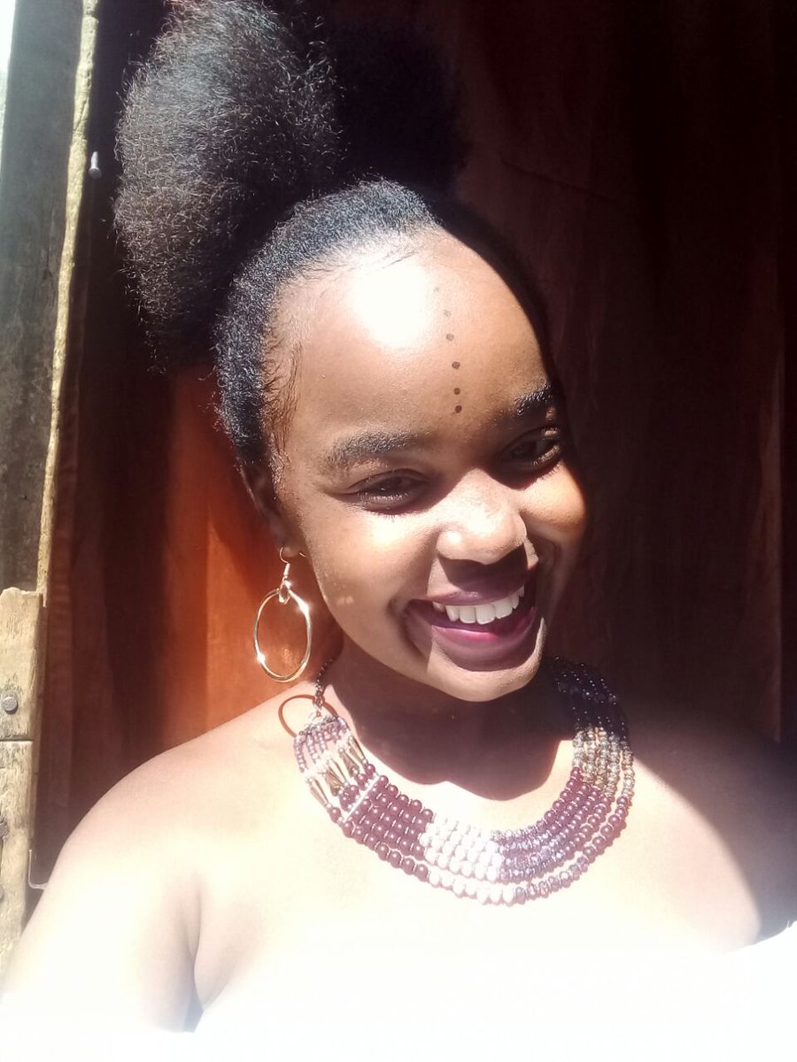 Snothan88523779's tweet photo. @Actual_Lele @HermaineM @SlaViiT_TsoFans @nokwa33377123 #MondayMorning 
#MyFirstSpringSelfie 
-
-🤗her https://t.co/0CxjMiQrCy