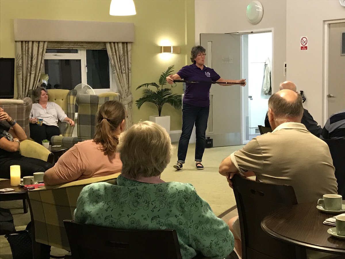PhysioBec's tweet image. Great Bracknell @ParkinsonsUK Branch meeting tonight with @nordicwalkinguk Janine &amp;amp;Maria🙌🏻🙌🏻 We are starting on our new exercise #ExerciseFramework #BeYourBest