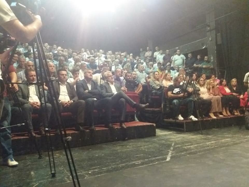 Azemsad's tweet photo. Fillon fushata për referendumin! https://t.co/oQTN4obWu5
