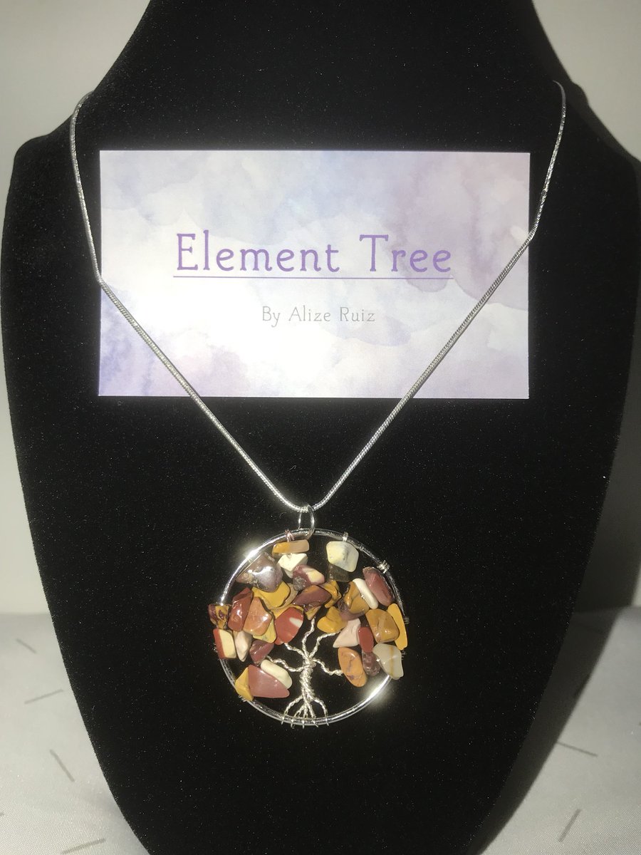 alizeruiz_'s tweet image. Newest stone added to the collection! Mookaite Encourages the adventurer in you. It pulls you out of your comfort zone and connects you to the earth radiating a strong protective energy 🌎✨ #elementtree #handmadejewelry