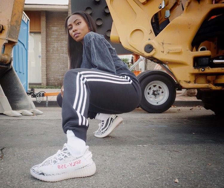Jamia Fields with a classic Adidas Sweats x Yeezy 350 Zebra look. Y’all sleeping on how wavy some of these women footy players are 🤐🌊

<a href="/JamiaFields4/">Jamia Fields</a> 
#wavyfooty