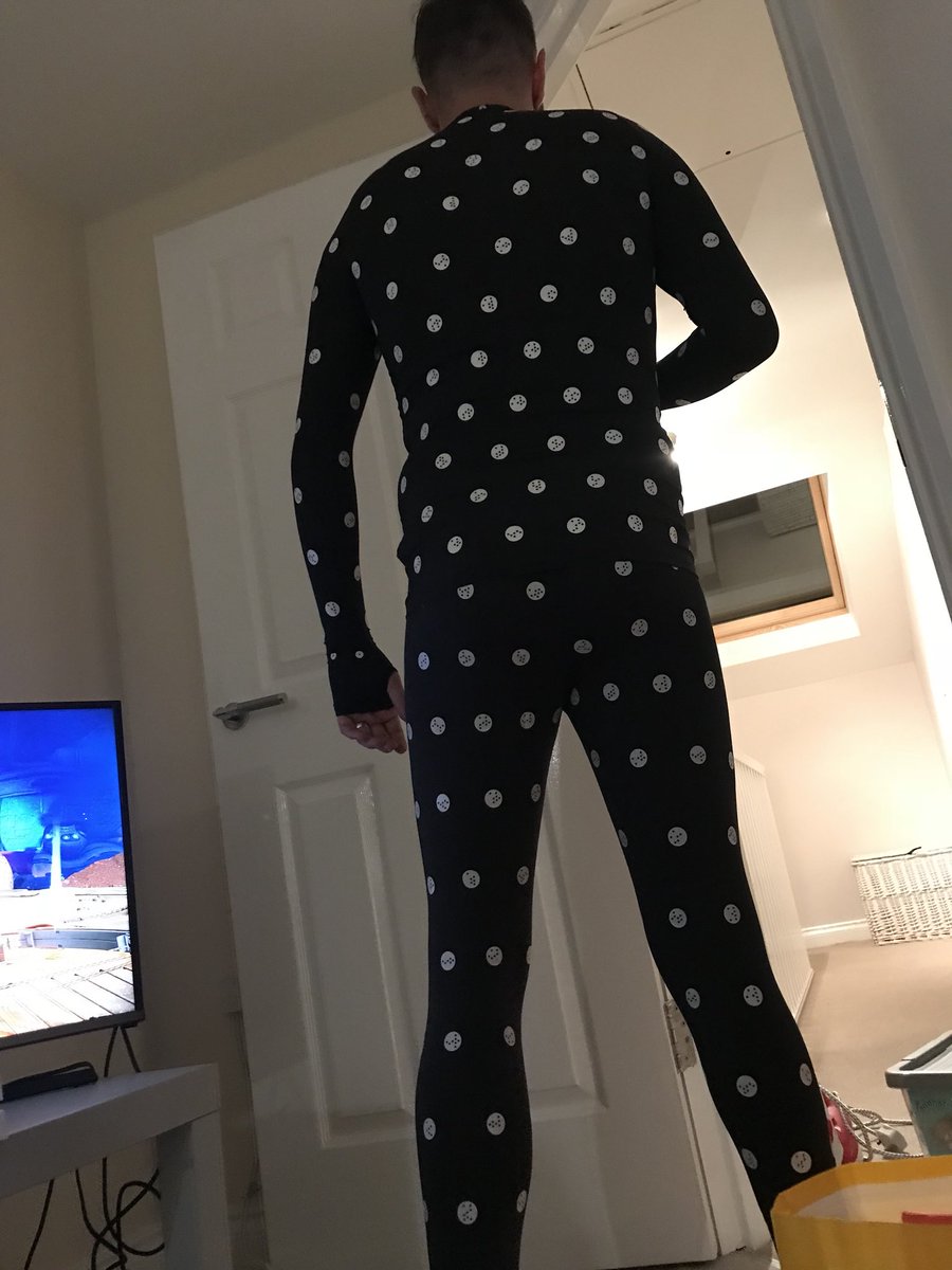 txrrypxtts's tweet image. Trying on my #zozosuit, ready to see my body measurements, and honestly, it’s an experience and a look .... 😳