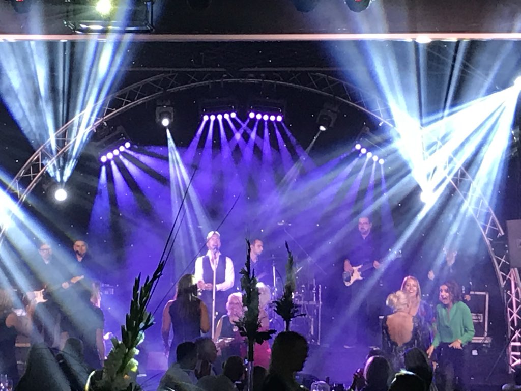 ramsaytechnical's tweet image. Standard Monday night. Little bit of Ronan Keating...