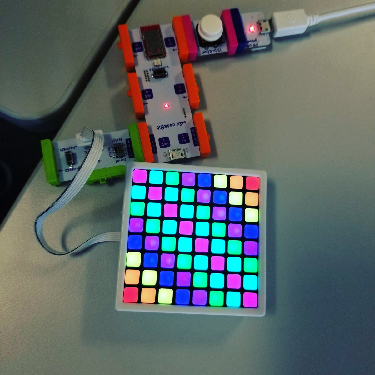 mrmacmathsci's tweet image. Digging the colors on the @littleBits #codekit in #egrmsinnovationlab today. #egrmspto #egrschoolsfoundation #egrps18 #steamed #makerspace #code #createvsconsume