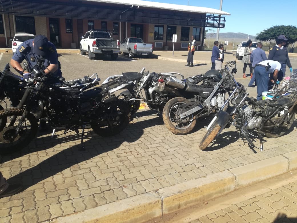 Abramjee's tweet photo. Stolen motorcycles recovered at the Mozambique/SA border near Pongola. @SAPoliceService @MakeSAsafe https://t.co/R3ew935GlU