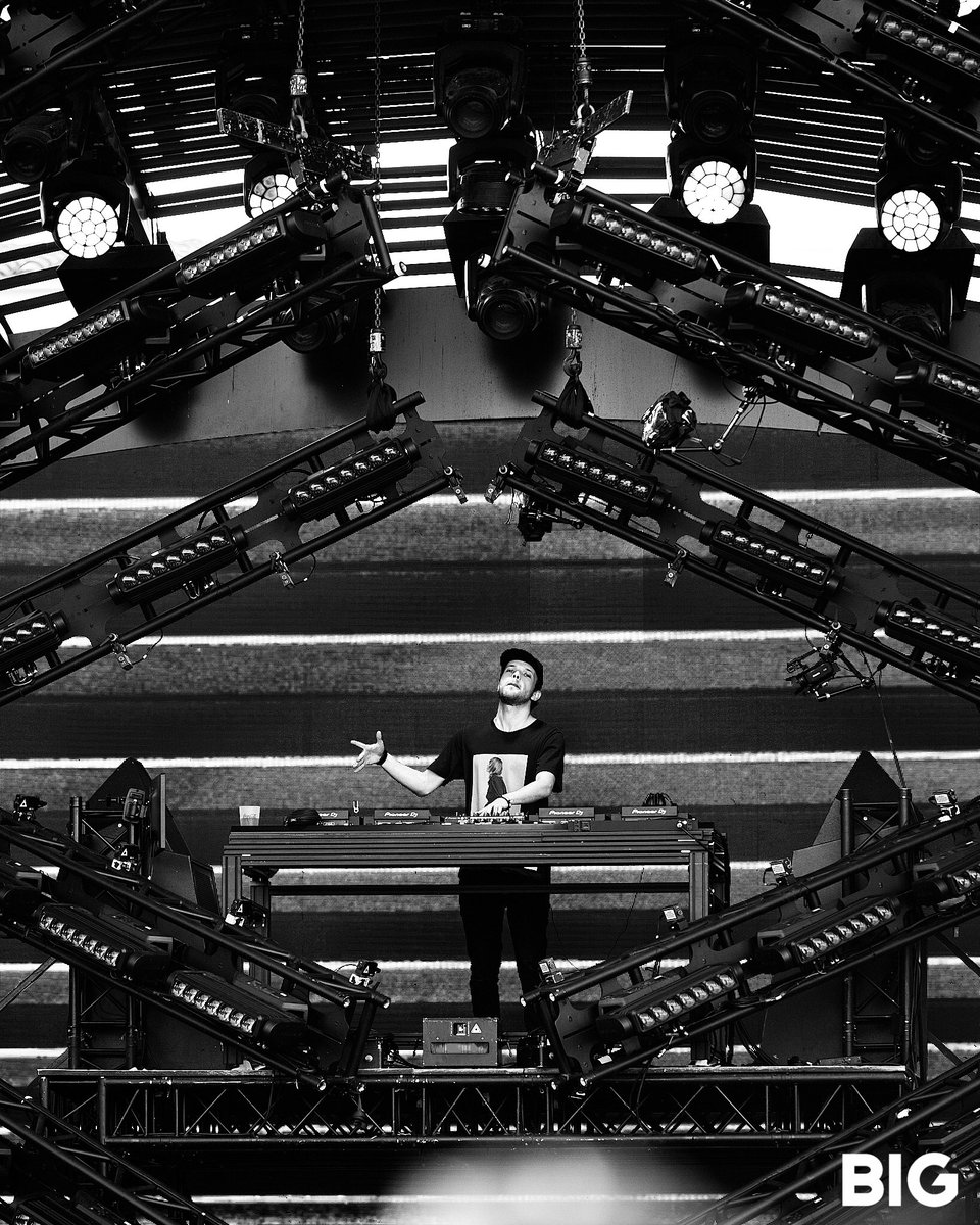 We’re on now with <a href="/MusicByBrooks/">Brooks</a>. #BIGtheparty #ushuaiaibiza