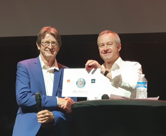 Cathelemaire's tweet photo. Convention annuelle Orange Nord à @ArenaLievin . Signature du contrat @Synchroteam_FR , solution de Gestion d'Interventions pour les métiers de la maintenance. Une belle collaboration ! #digital Jean-Marie Petitpre @gilles_combe @charlesdelobel @david_buis https://t.co/qvUGCtQpTS