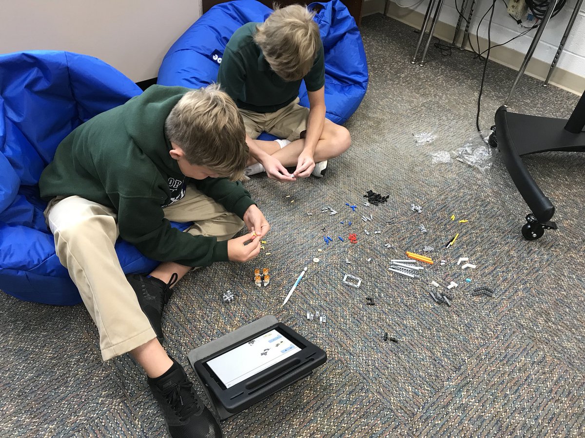 elvina24's tweet photo. Husky Robotics unboxing and setting up our field! #IntoOrbit2018 @firstlegoleague #myflinthill https://t.co/xJxg0x0lyP
