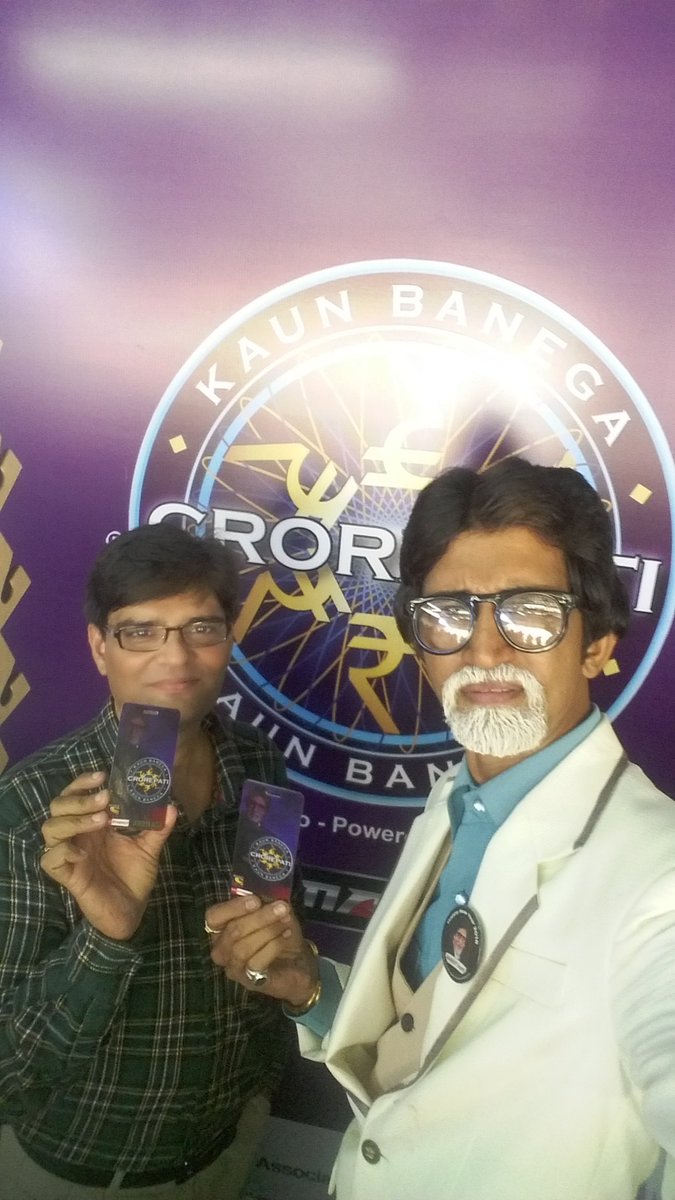 being_ef's tweet photo. @SrBachchan 
@babubasu 

Both are such a humbled person to their fans.

I visited KBC on Friday 7th &amp; met Mr. Big B to explore our cause Burns Free India &amp;

Today I met Mr. Siddharth Basu to convey our campaign Say No To Burns before Diwali at KBC. https://t.co/UieRt5dnZl