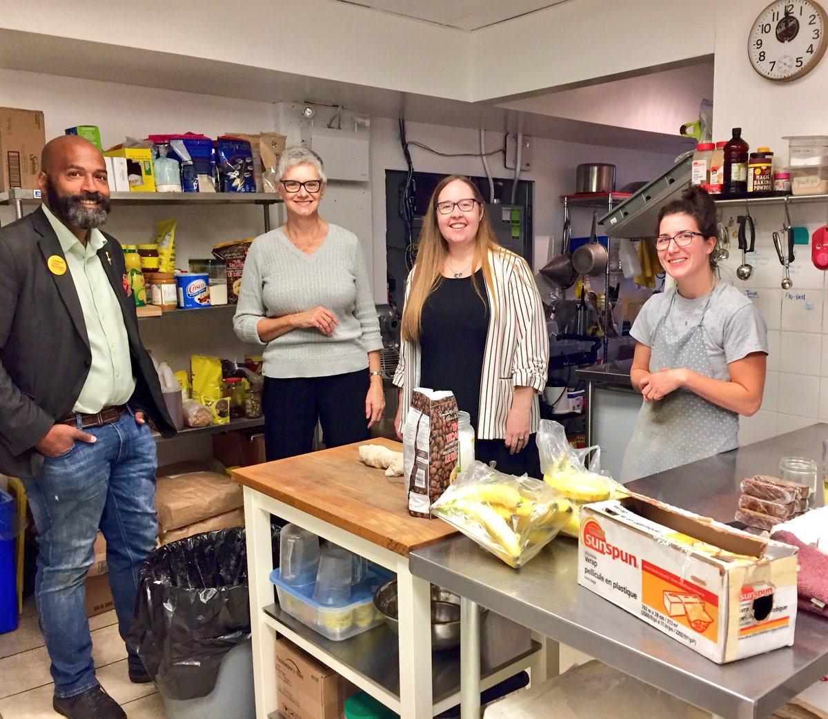 Pleasure to introduce <a href="/ChristinaNDP/">Christina Gray</a> to <a href="/nookyeg/">The Nook Café</a> - a business focused on building community both w/ it’s staff &amp; in their neighbourhood. #ableg #yegdt